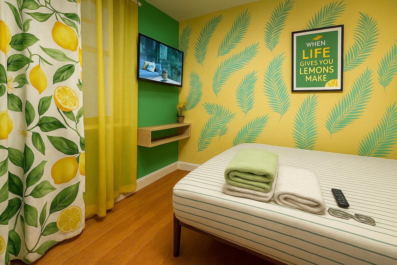 Lemon Vibes Room *